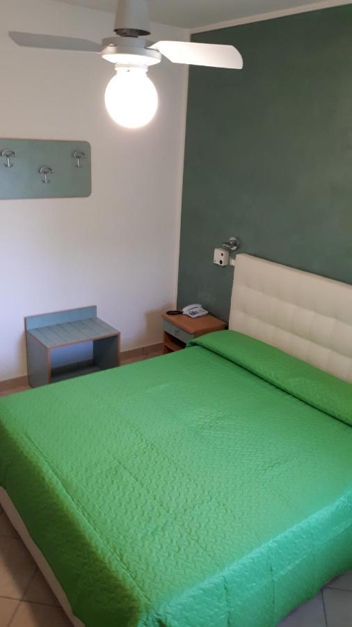 Hotel Ambra Чезенатико Экстерьер фото