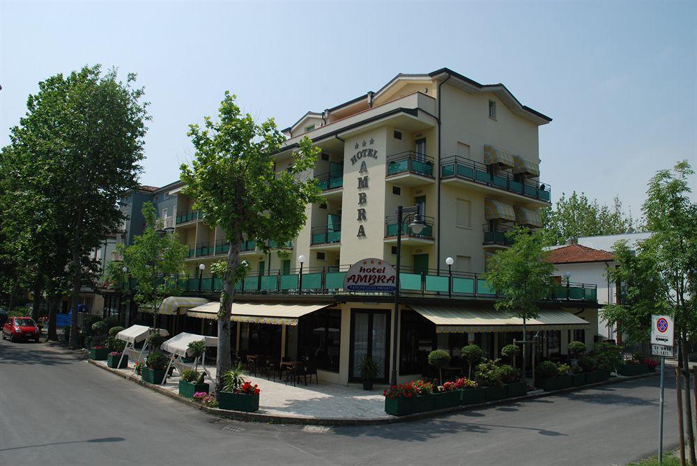 Hotel Ambra Чезенатико Экстерьер фото